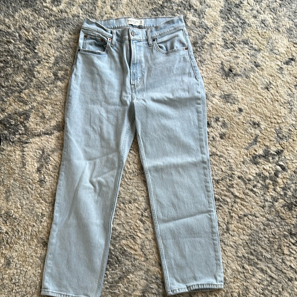 Cropped light wash jeans